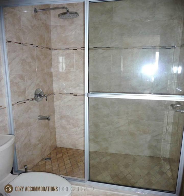 Cozy Accommodations - Dorchester City Line Kingston Bilik gambar