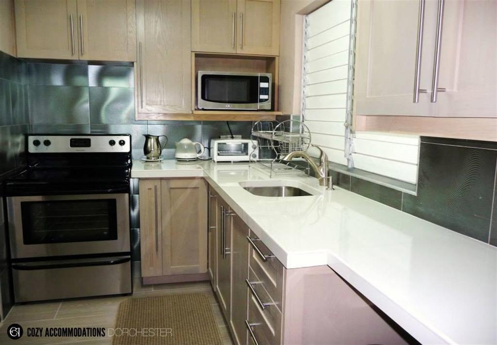 Cozy Accommodations - Dorchester City Line Kingston Bilik gambar