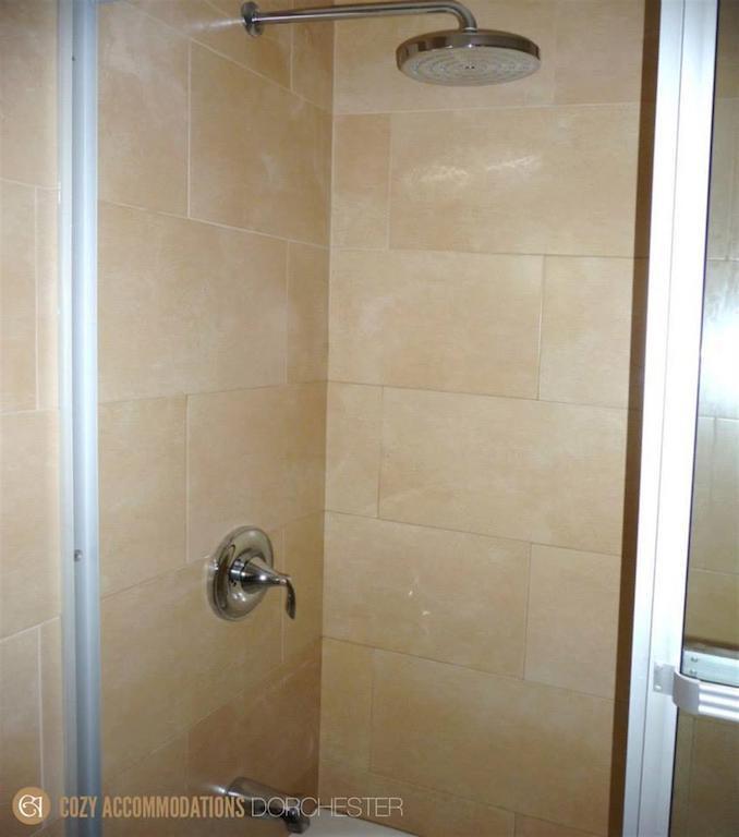 Cozy Accommodations - Dorchester City Line Kingston Bilik gambar